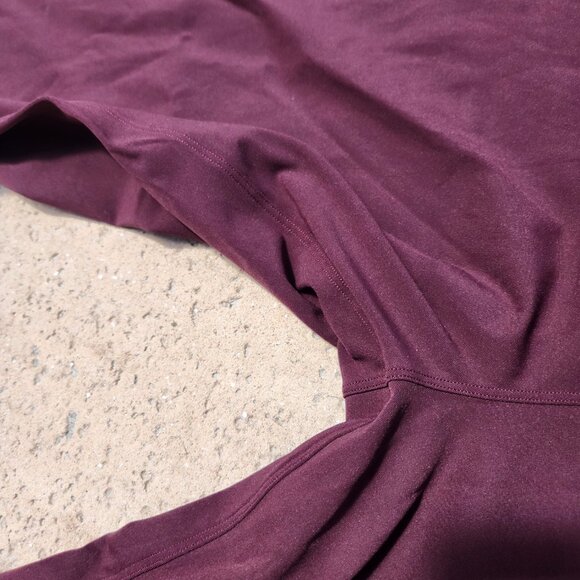 lululemon keep moving 7/8 pant cassis never worn - Picture 5 of 9